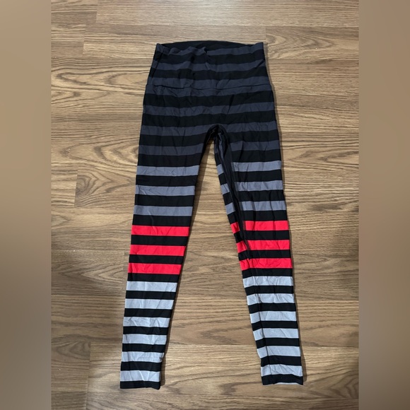 K Deer Striped Ankle Leggings - Black, Gray, and Red - Picture 4 of 5